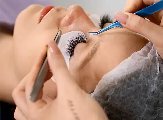 Kirpik ve Kaş Uygulamaları